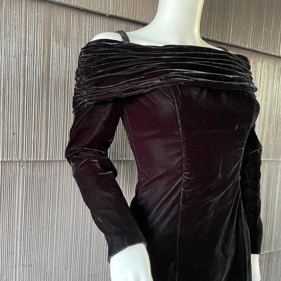 🔥Vintage Rampage Velvet Off The Shoulder Formal Evening Bodycon Old Money Dress - Picture 4 of 16